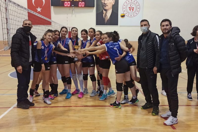 Kulüpler Arası Genç Kızlar Voleybolda Spor Lisesi A Takımı Şampiyona Oldu