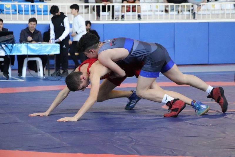 Okul Sporları Gençler B Güreş Grup Müsabakaları Sona Erdi