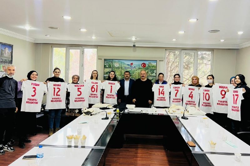 “Evinin Sultanları” Kadın Voleybolculara Malzeme Desteği