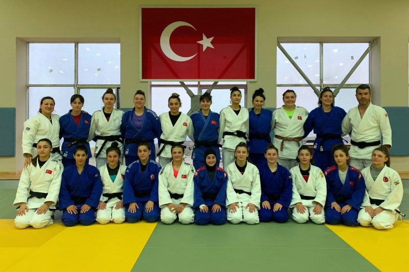 Genç Kadın Judocular Trabzon’da Kondisyon Topluyor
