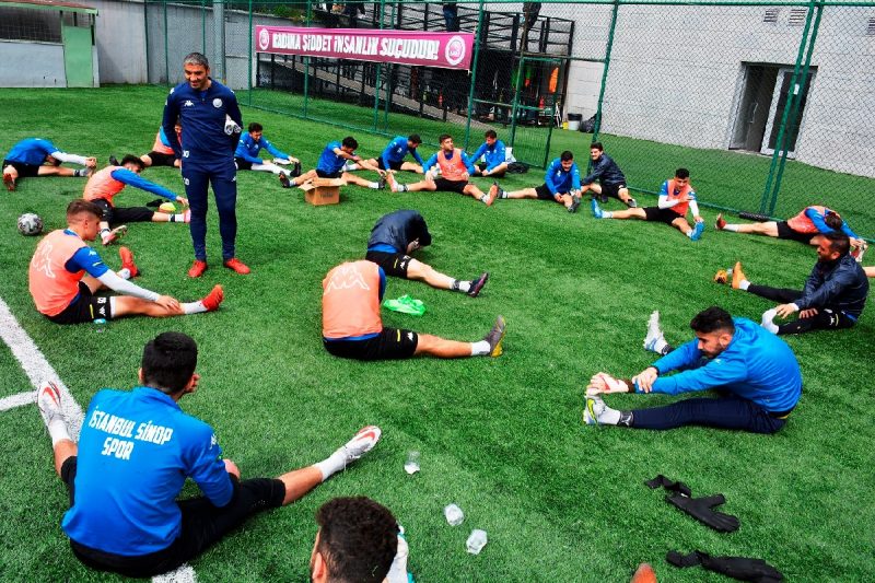 Küçükçekmece Sinopspor Kritik Maç Öncesi Kampa Girdi