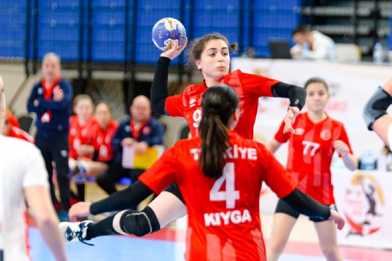 U16 Hentbol Kadın Milli Takımımız, Yarı Finalde Karadağ’a 13-9 Mağlup Oldu