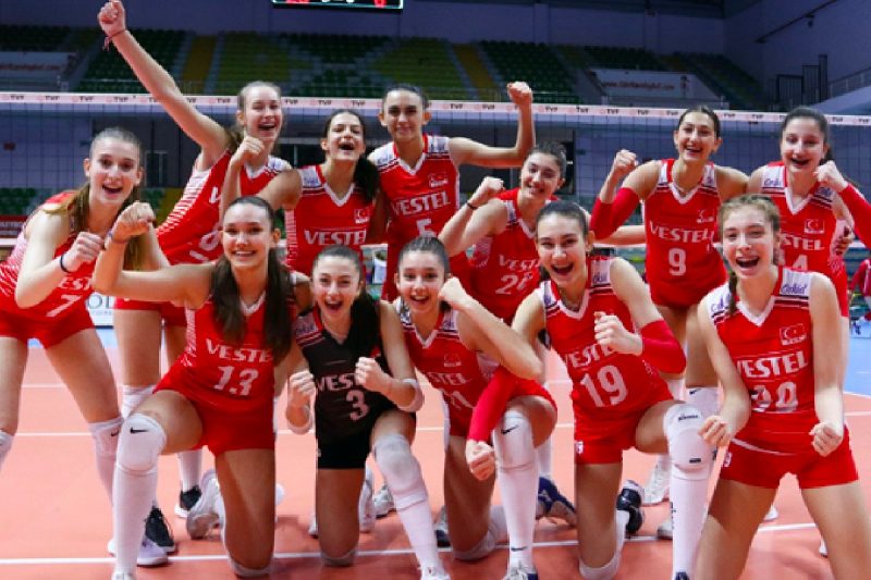 U17 Voleybol Milli Takımı, Şampiyonaya Galibiyetle Başladı