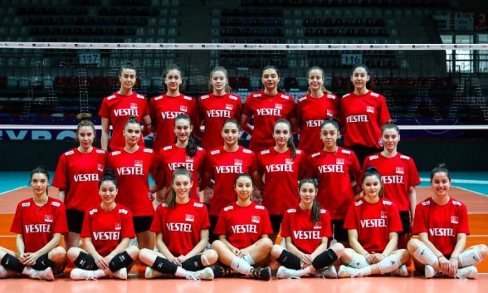 U21 Voleybol Kız Milli Takımımız, Avrupa Şampiyonası Elemeleri İçin Kampa Girdi