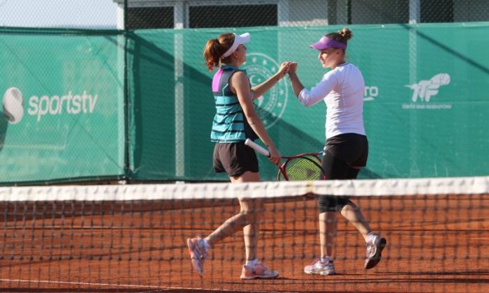 W60 Edge İstanbul’da Berfu Cengiz/Anastasia Tikhonova Yarı Finalde