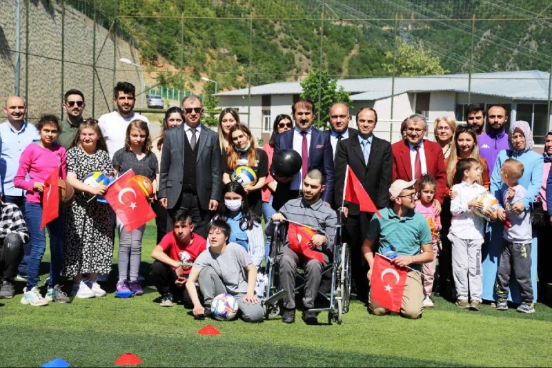 Artvin’de Özel Öğrencilere Spor Malzemeleri Dağıtıldı