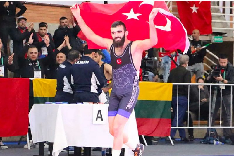 Mehmet Ali Yiğit’ten Altın Madalya