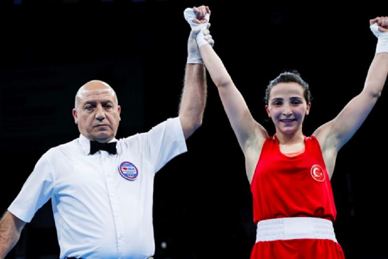 Milli Boksör Esra Özyol İkinci Tura Çıktı
