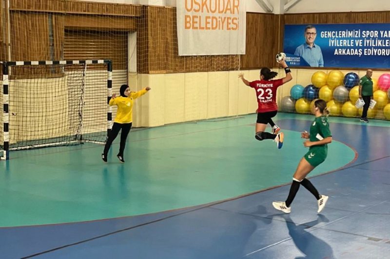 A Milli Hentbol Takımı Hazırlık Maçında Farklı Galip Geldi
