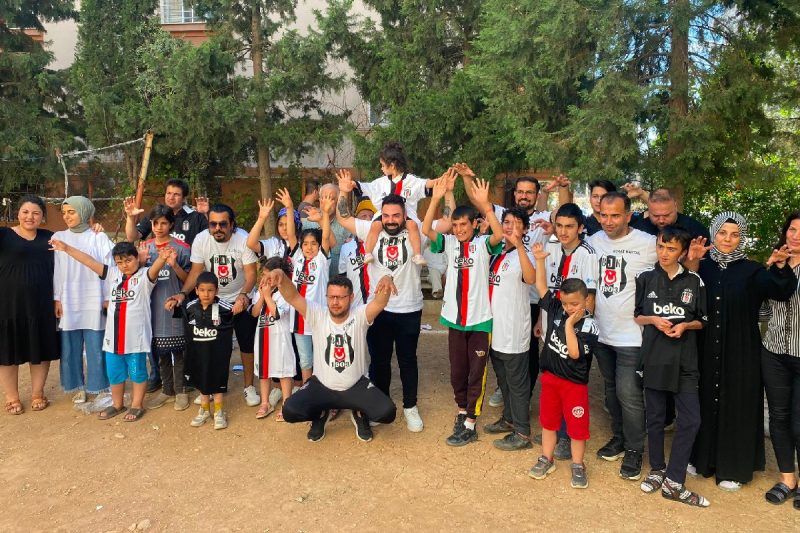 Beşiktaş Viaport Kartal Yuvası’ndan Alınan Formalar Dağıtıldı