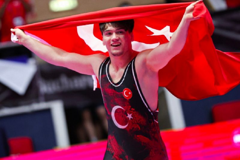 İbrahim Özdemir’den Altın Madalya