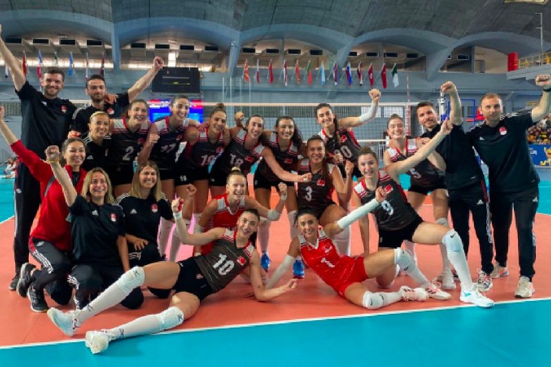 Akdeniz Oyunları’nda Filenin Sultanları Namağlup Finalde