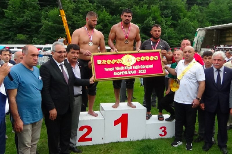 Yaraşlıyörük’te Başpehlivan Faruk Akkoyun Oldu