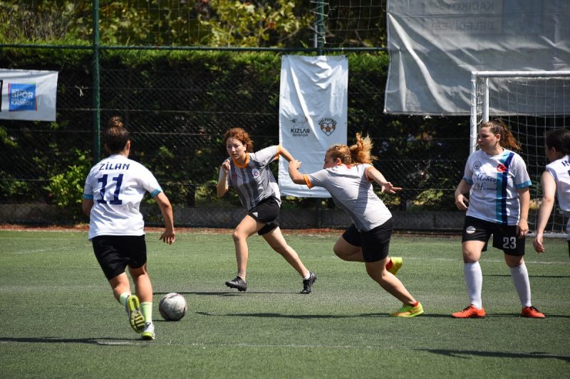 Kadıköy’de Kadınlar Futbol Heyecanı