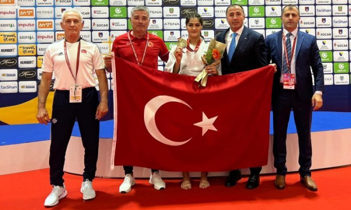 Sinem Oruç 63 Kiloda Ümitler Dünya Şampiyonu