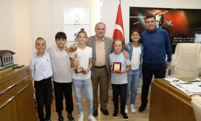 Başkan Kurdoğlu’nun Misafirleri Genç Sporculardı