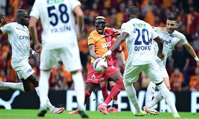 Galatasaray Kasımpaşa Maçında Jeneriklik Anlar!