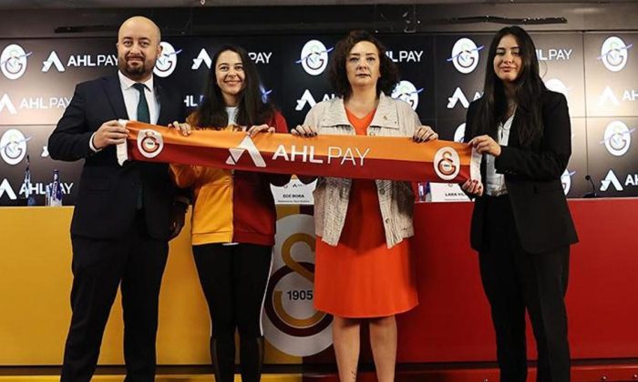 Galatasaray’dan Otizmli Bireylere Yüzme Desteği!