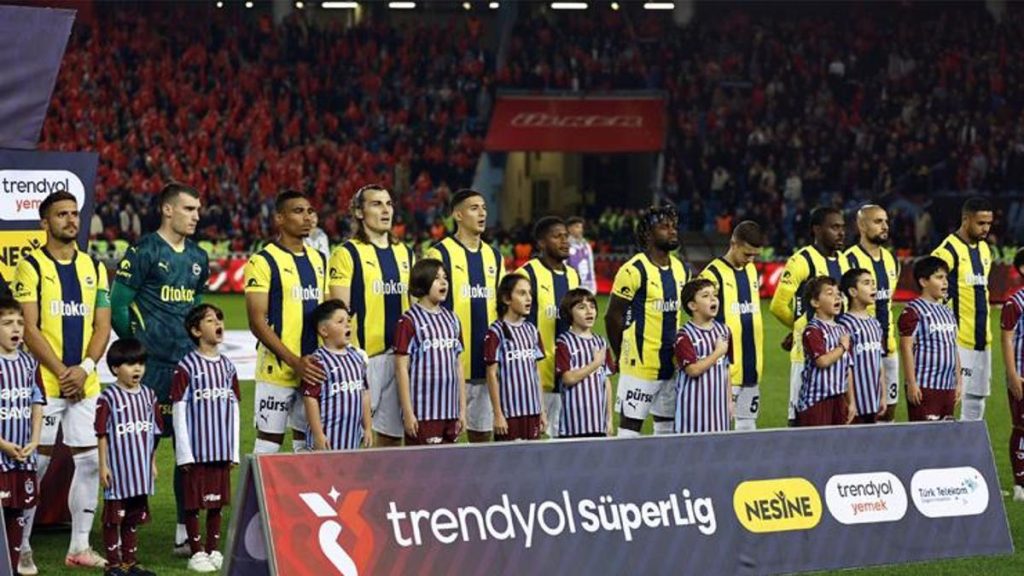 Fenerbahçe, AZ Alkmaar’a karşı eksik kadro ile çıkıyor