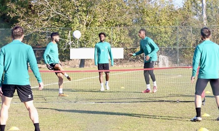 Sakaryaspor, Kocaelispor maçı için hazırlıklarını sürdürüyor