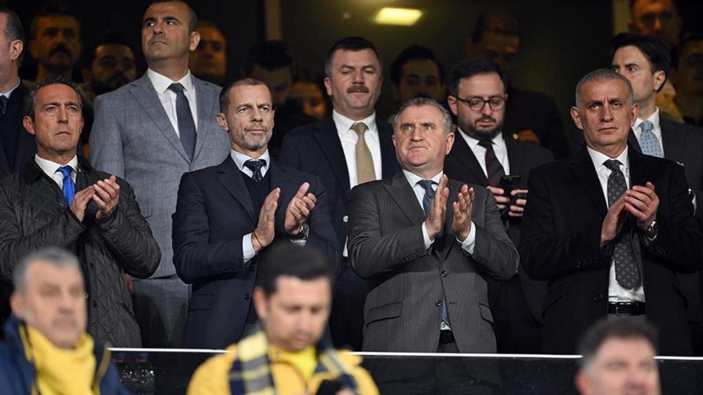 Bakan Bak ve Ceferin Fenerbahçe Maçını İzledi