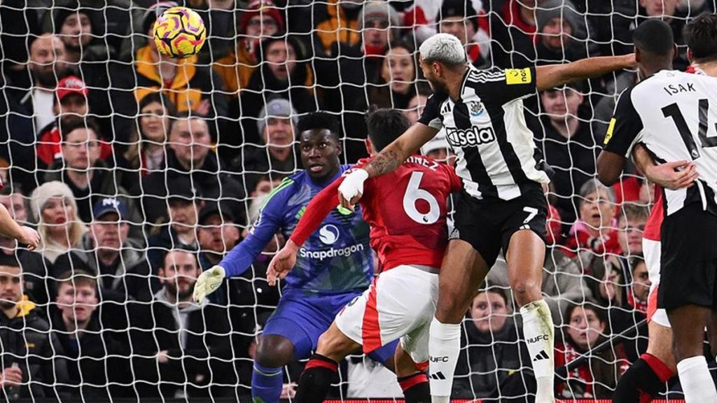 Newcastle, Manchester United’ı 2-0 mağlup etti!