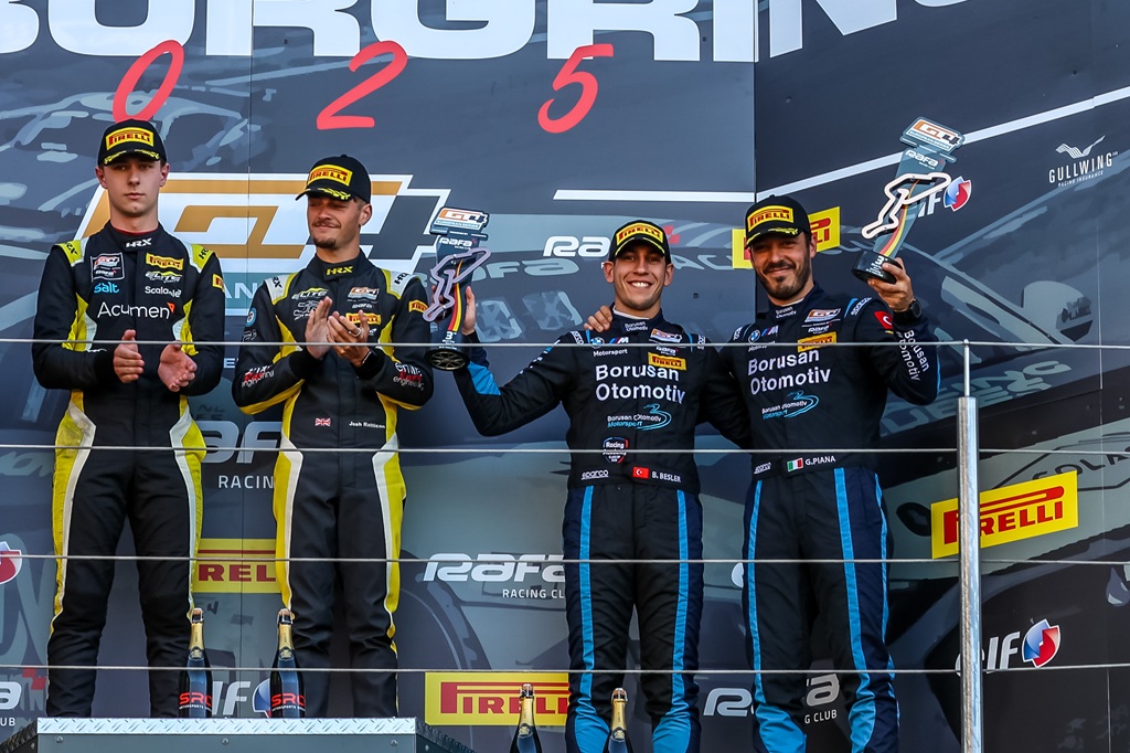 Borusan Otomotiv Motorsport BOM GT4 Avrupa Serisinde Nurburgringde Cifte Podyum Sevinci Yasadi 1