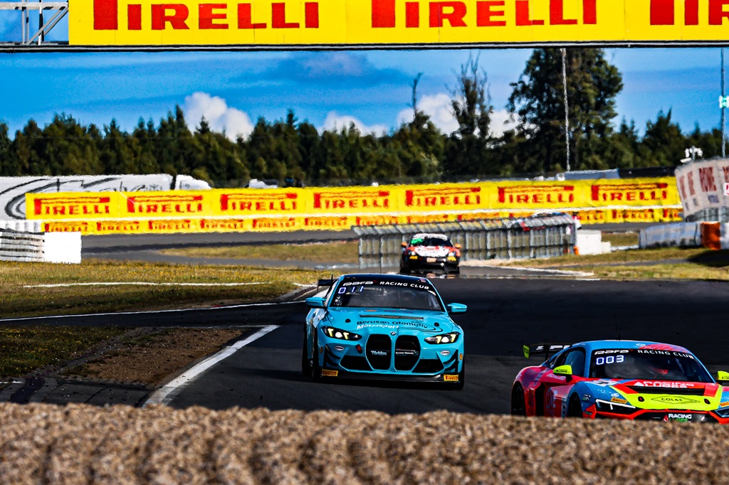 Borusan Otomotiv Motorsport BOM GT4 Avrupa Serisinde Nurburgringde Cifte Podyum Sevinci Yasadi 3