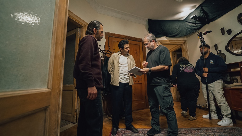 Hakikatin Ölümü: Hüseyin Karabey’in Yeni Sinema Projesi Yolda