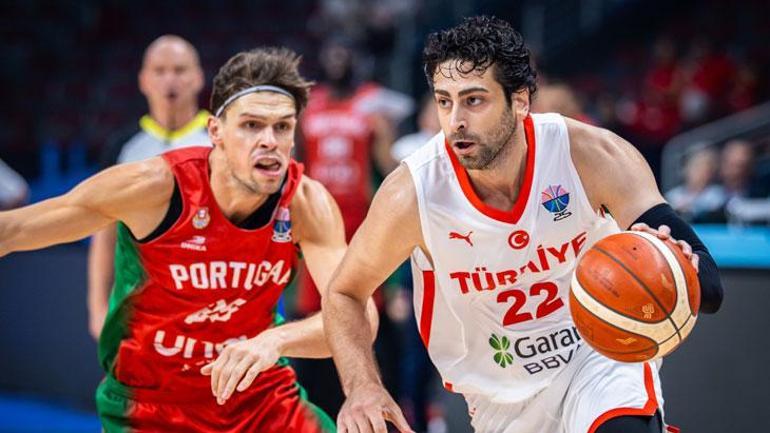 Ergin Ataman yonetimindeki A Milli Erkek Basketbol Takimimiz gruptan cikmayi