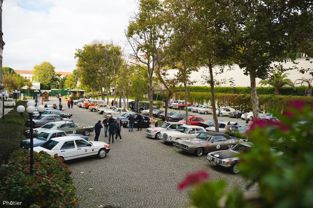 Klasik Otomobillerin Görkemli Buluşması