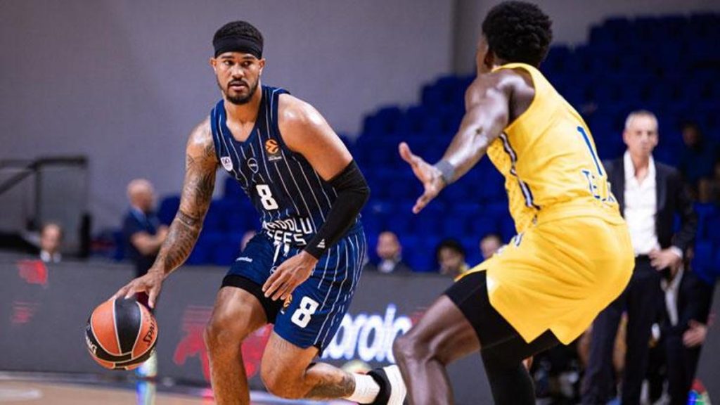 Anadolu Efes, EuroLeague’de Maccabi’yi Mağlup Etti!