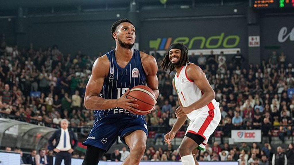 Anadolu Efes, Karşıyaka’yı 101-87 ile geçti!