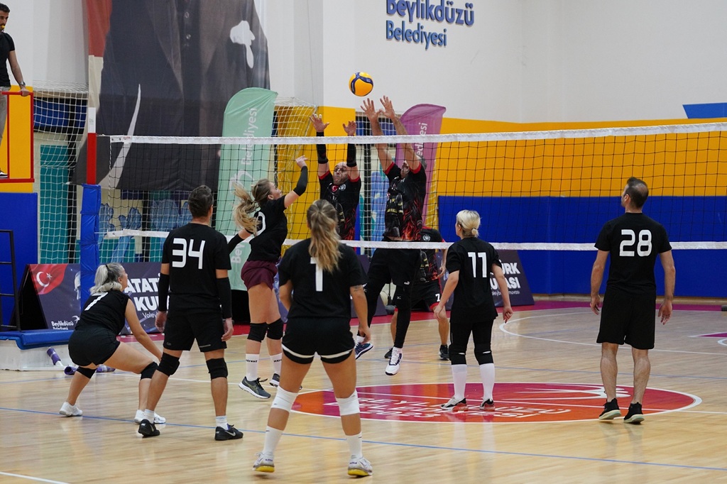 ATATURK KUPASI VOLEYBOL TURNUVASI BASLADI 4