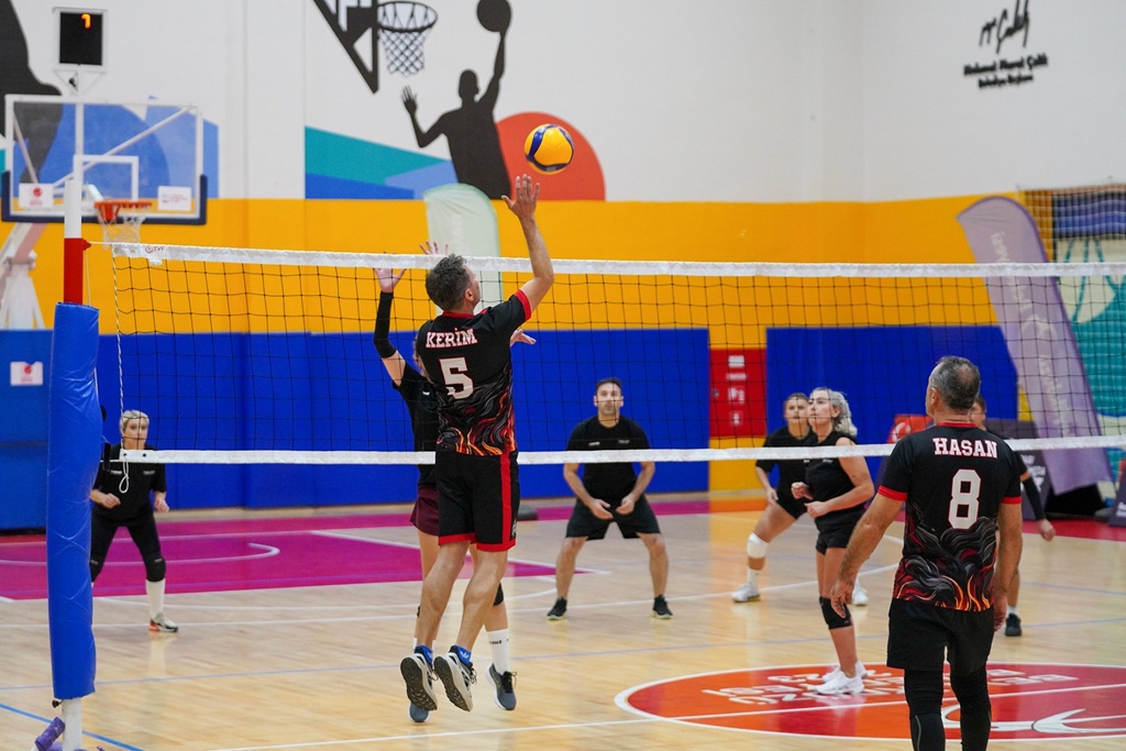 ATATURK KUPASI VOLEYBOL TURNUVASI BASLADI 5