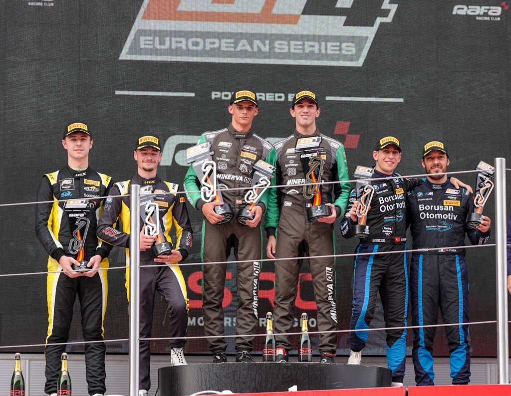 Borusan Otomotiv Motorsport GT4 Avrupa Serisinde Barcelona Pistinde Cifte Podyumla Sezonu Avrupa Ikincisi Olarak Tamamladi 1
