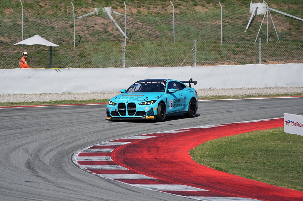 Borusan Otomotiv Motorsport GT4 Avrupa Serisinde Barcelona Pistinde Cifte Podyumla Sezonu Avrupa Ikincisi Olarak Tamamladi 4