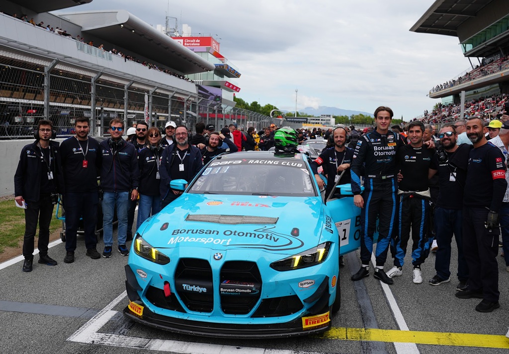 Borusan Otomotiv Motorsport GT4 Avrupa Serisinde Barcelona Pistinde Cifte Podyumla Sezonu Avrupa Ikincisi Olarak Tamamladi 5