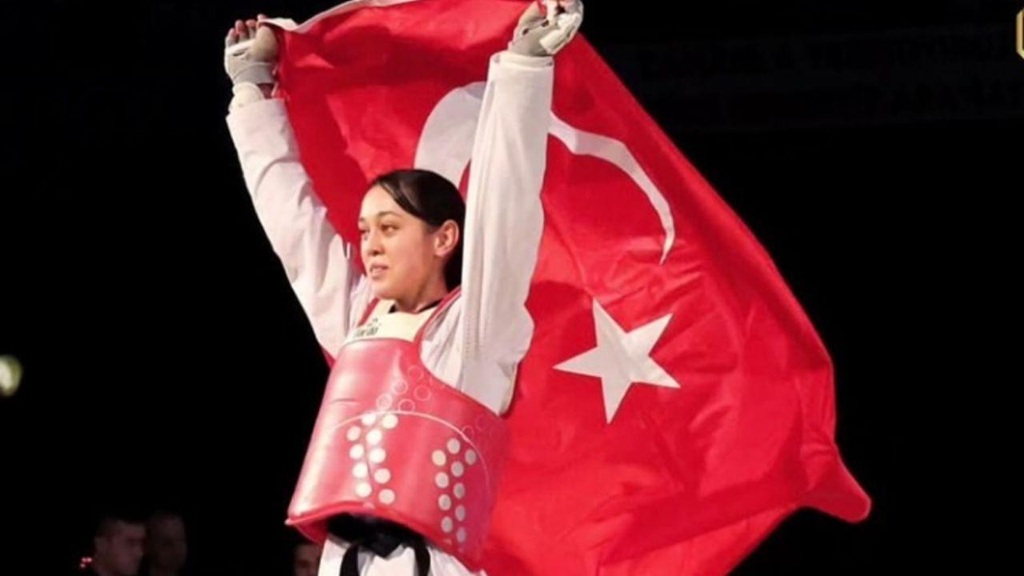 Emine Göğebakan: Türk Tekvandocunun Dünya Şampiyonu Olma Hikayesi