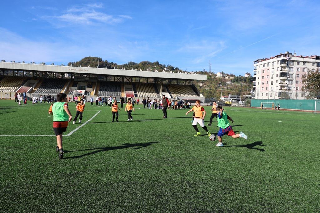 Arhavi’de Grassroots Herkes İçin Futbol Şenliği Heyecanı