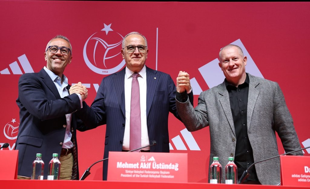 Türkiye Voleybol Milli Takımları’nın Resmi Ürün Sponsoru adidas Oldu