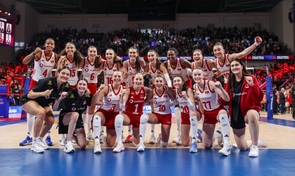 A Milli kadin Voleybol Takimimiz