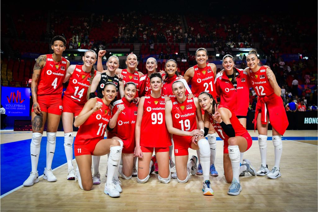 Millilere Durmak Yok! 1 a milli kadin voleybol takimimiz